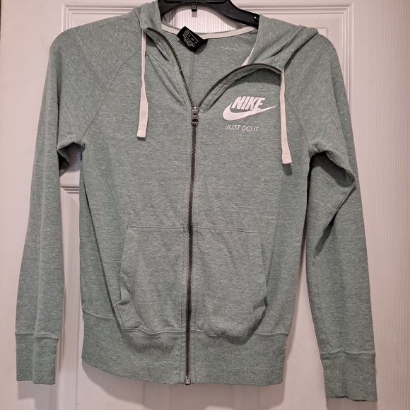 Sage Green Nike Hoodie Light 